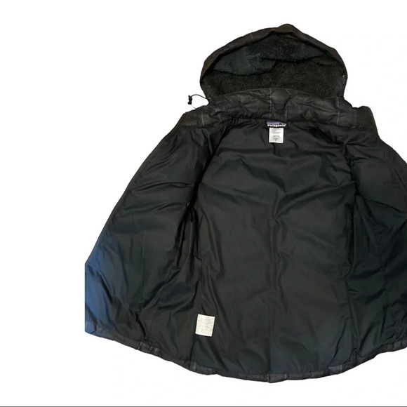Patagonia Women's Down Filled Hooded Vest. Sz: Small - Picture 4 of 11